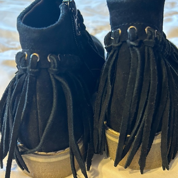 NEW Andre Assous Ankle Fringe Black Booties Suede Leather Boots - Picture 3 of 7